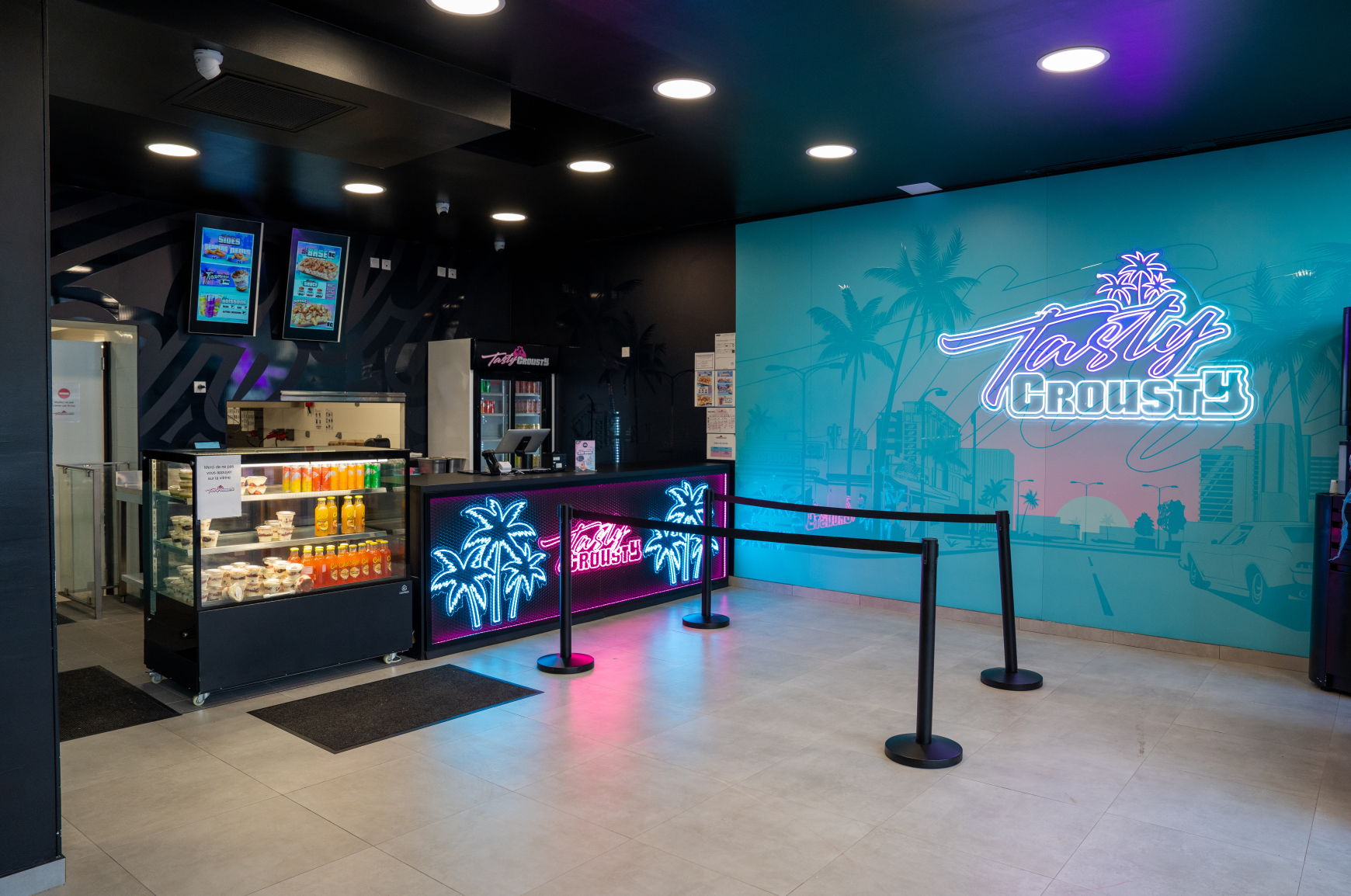 Habillage mural — comptoir et fresque